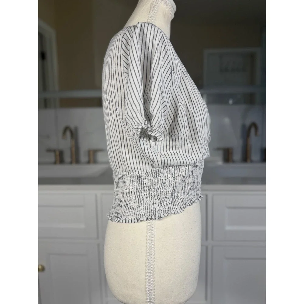 Abercrombie & Fitch Top Womens Medium White Blue Stripe Smocked Wrap Crop